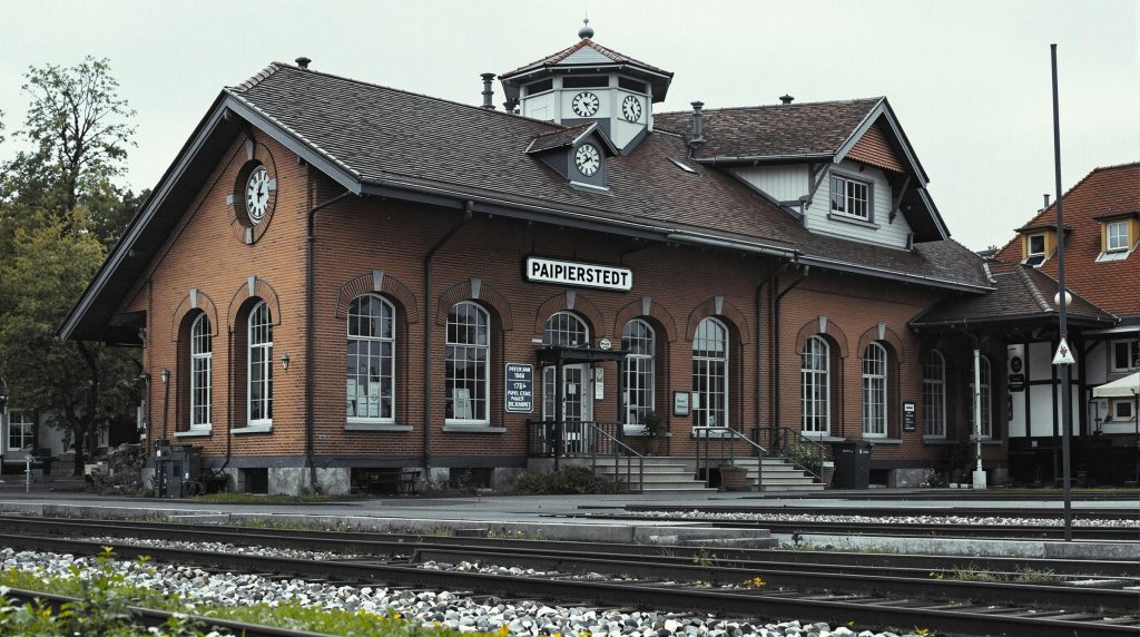 Bahnhofsgebäude von Papierstedt