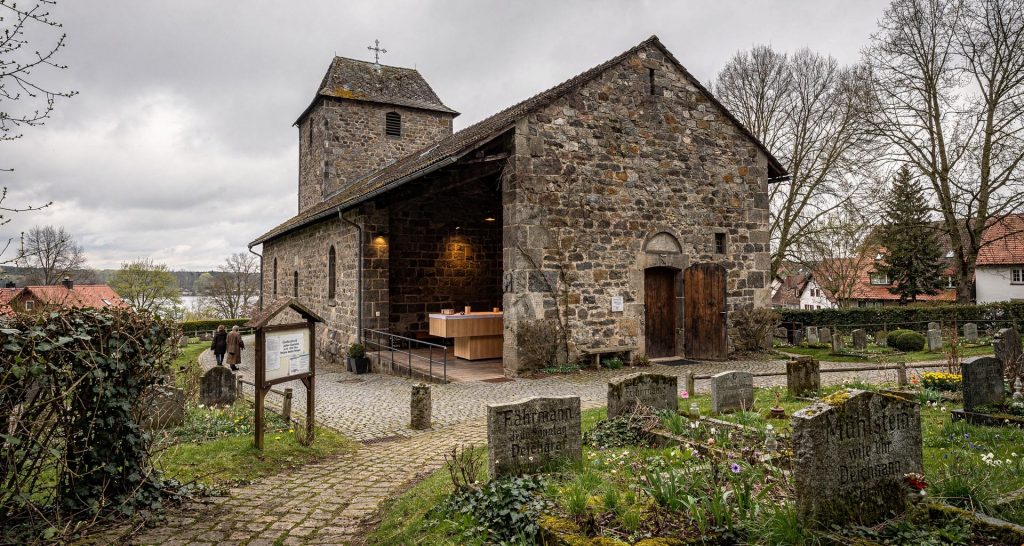 Feldsteinkirche in Somm