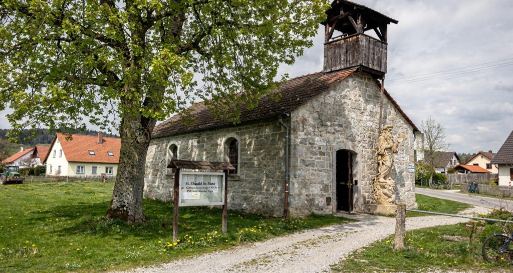 Kirche St. Ehwald im Barte in Bunsa