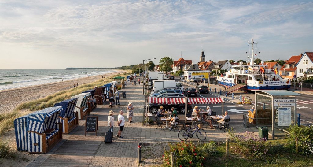 Autofähre am Strand